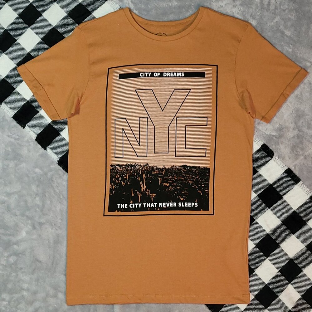 S | Original Brand | NYC Short Sleeved Statement Tee